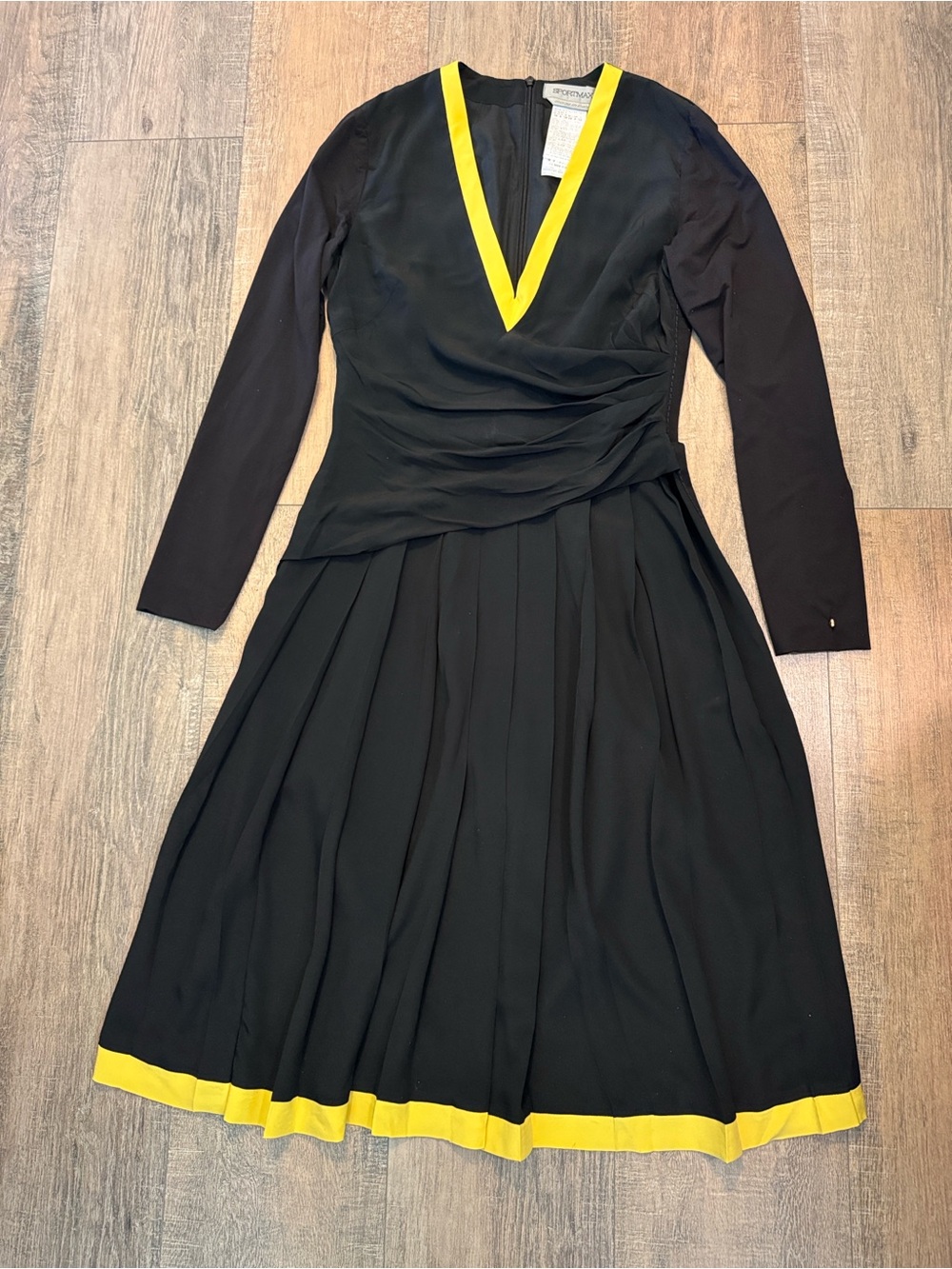 MaxMara Sportmax Navy Long-Sleeve Pleated Dress with Yellow Trim | Size 6